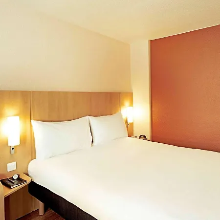 Ibis Rambouillet Hotel Exterior photo