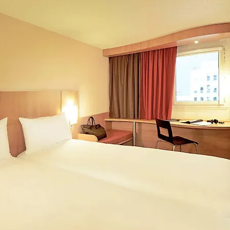 Ibis Rambouillet Hotel Exterior photo